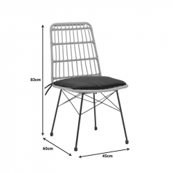 Καρέκλα Naoki pakoworld rattan σε φυσική απόχρωση με μαύρο μαξιλάρι και μεταλλικό μαύρο πόδι 45x60x83εκ