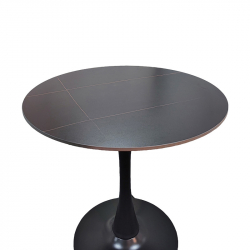 Tραπέζι Balou pakoworld sintered stone σε μαύρη απόχρωση με όψη μαρμάρου-βάση μαύρο μέταλλο Φ90x73εκ